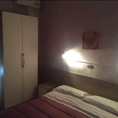 Viola 3* Neapol