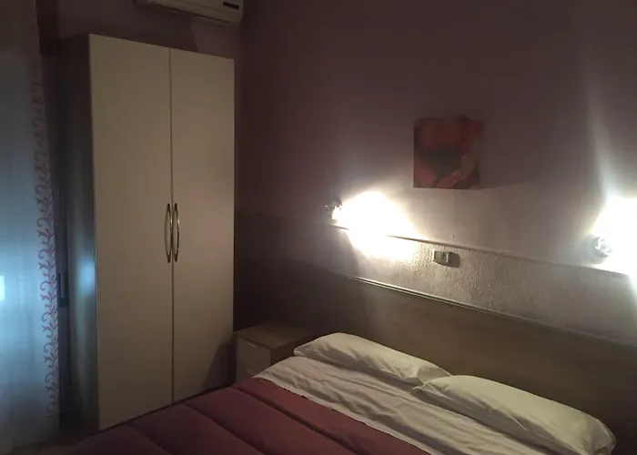 Viola 3* Νάπολη