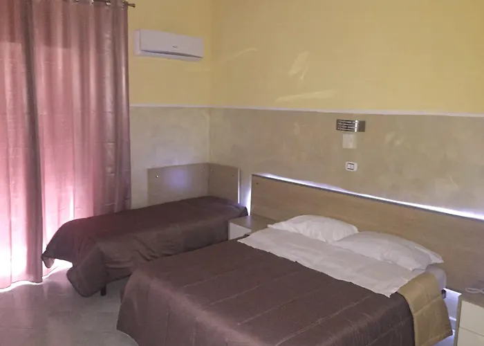 Viola 3* Νάπολη