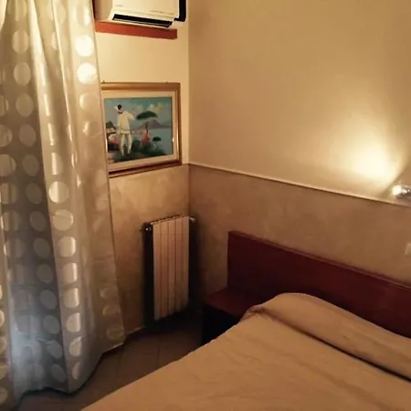 Hotel Viola 3* Naples